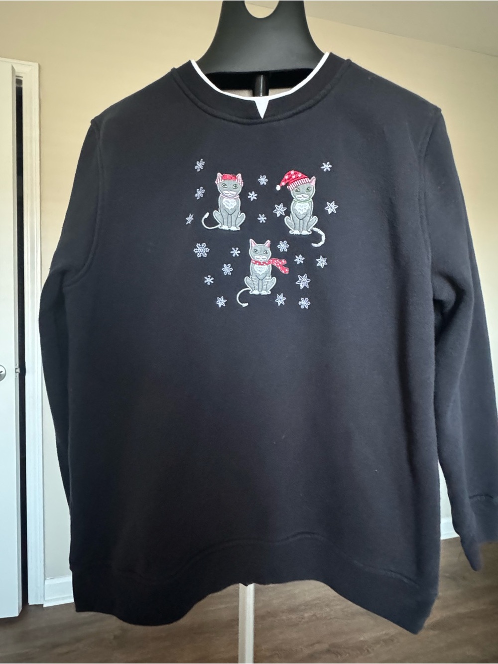 Speculation Y2K Black Cat Snowflake Sweatshirt with Red Accent